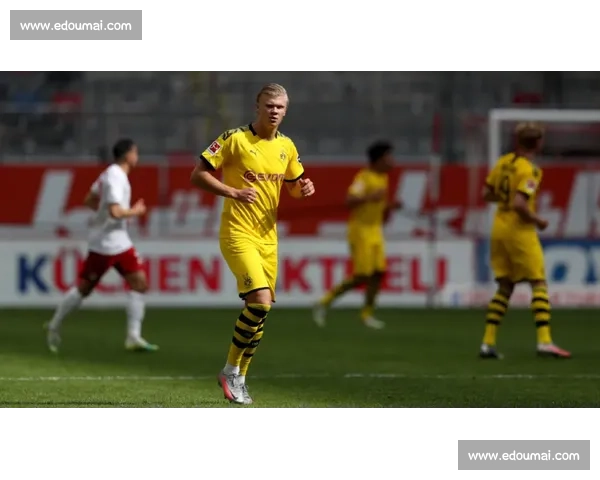 德甲争冠与保级双线激战本轮赛况全面解析前瞻豪门与黑马走势深度观察 - 副本 (2)