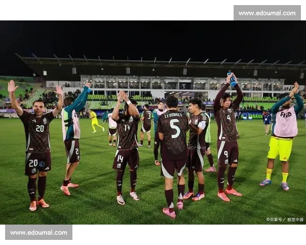 焦点对决引爆足坛最新动态强强对话重塑联赛争冠格局 - 副本 - 副本 焦点对决引爆足坛最新动态强强对话重塑联赛争冠格局 - 副本 - 副本