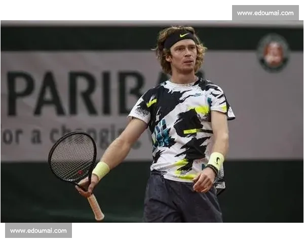 老将逆龄爆发引爆赛场表现成焦点新闻再证宝刀未老实力依旧闪耀全场 - 副本 - 副本